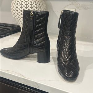 M Gemi black leather booties